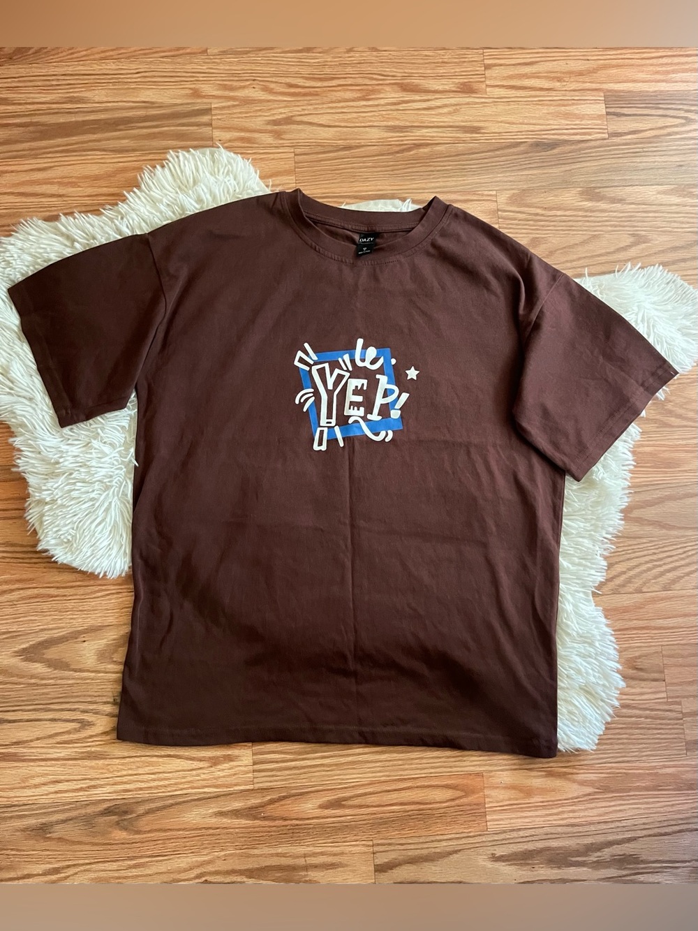 Women’s Brown Graphic Tee Medium